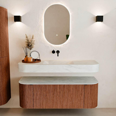 MONDIAZ THOR-DLUX 130cm badmeubel ronding links + rechts kleur Ruby met 1 lade en 2 deuren. Vrijhangende wastafel CLOUD Midden zonder kraangat kleur Opalo.