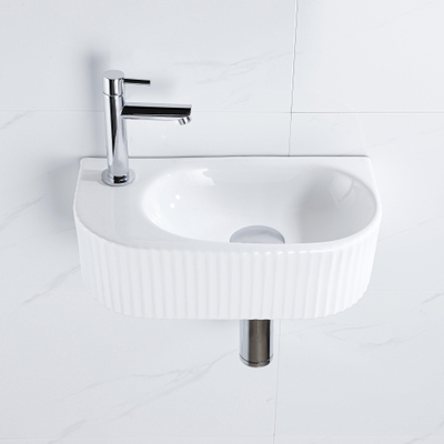 QeramiQ Fuente fonteinset – 40x21.5x12 cm – keramiek wit glans – kraangat links – chromen kraan – geribbeld