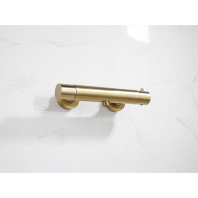 Fortifura Calvi Ensemble de douche barre curseur avec douchette stick, flexible lisse et robinet de douche Laiton brossé PVD