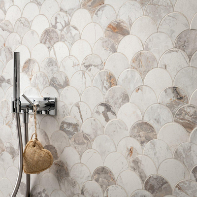 Terravito Bezino carreau mural - 30x30cm - 10mm - Écaille de poisson - Aspect marbre - Blanc mat