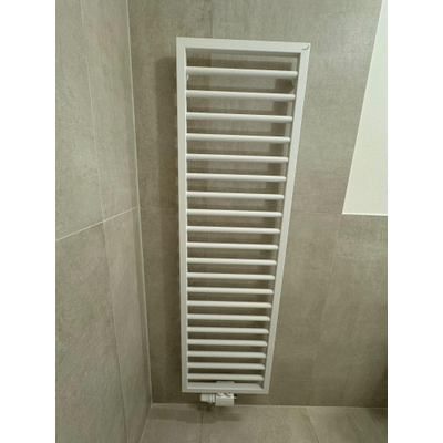 Zehnder Subway handdoekradiator 126.1x60cm 639watt Staal Wit glans