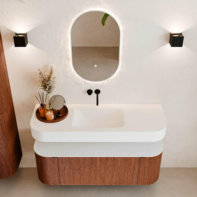 MONDIAZ THOR Meuble de salle de bains 130cm arrondi gauche + droite couleur Ruby avec 1 tiroir et 2 portes. Vasque suspendue CLOUD Milieu sans trou de robinet couleur Talc.