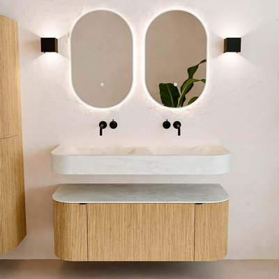 MONDIAZ THOR-DLUX 120cm badmeubel ronding links + rechts kleur Oak met 1 lade en 2 deuren. Vrijhangende wastafel CLOUD Dubbel zonder kraangat kleur Opalo.