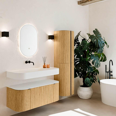 MONDIAZ THOR 110cm badmeubel ronding links + rechts kleur Oak met 1 lade en 2 deuren. Vrijhangende wastafel CLOUD Midden zonder kraangat kleur Talc.