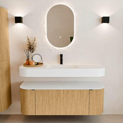 MONDIAZ THOR 130cm meuble de salle de bains arrondi gauche + droite couleur Oak avec 1 tiroir et 2 portes. Vasque suspendue CLOUD Milieu 1 trou de robinet couleur Talc.