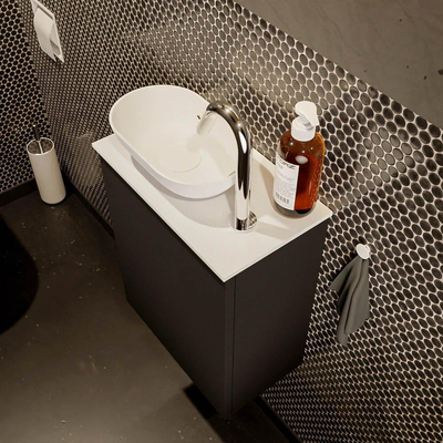 Mondiaz Fowy Toiletmeubel - 40x50x23cm - urban mat - 1 kraangat - wasbak links - 1 deur - solid surface - blad MDF - wasbak: Wit / Zwart