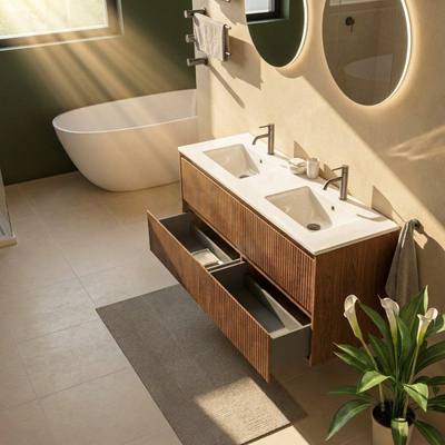 Saniclass Holz Atelier Ensemble meuble de salle de bains - 140x45x62cm - Lavabo Vygo en céramique blanc - 2 vasques - 2 trous de robinetterie - 4 tiroirs - brillant walnut pure (bois)