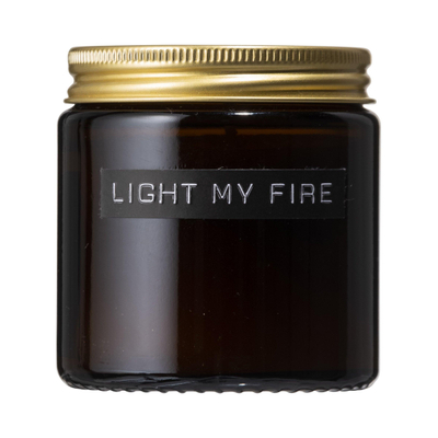 Wellmark Geurkaars bruin glas messing deksel Cedarwood tekst LIGHT MY FIRE