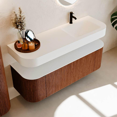 MONDIAZ THOR 140cm meuble de salle de bains arrondi gauche + droite couleur Ruby avec 1 tiroir et 2 portes. Vasque suspendue CLOUD Droite 1 trou de robinet couleur Talc.