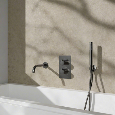 Fortifura Calvi Ensemble de robinet de baignoire - bec - 22cm réductible - flexible en métal - douchette à main - partie encastrable - support mural - gunmetal PVD brossé