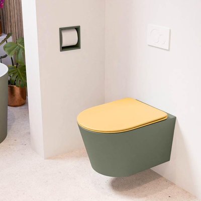 Mondiaz LAVIE hangtoilet – spoelrandloos – 36 x 53 cm – met softclose zitting – Army (groen), zitting Ocher (geel)