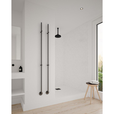 Instamat Jay Elektrische Handdoekradiator 172cm hoog 29Watt Soft Zwart SHOWROOMMODEL