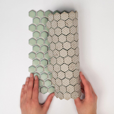 The Mosaic Factory Barcelona mozaïektegel - 26x30cm - wandtegel - Zeshoek/Hexagon - Porselein Soft Green with Edge Glans