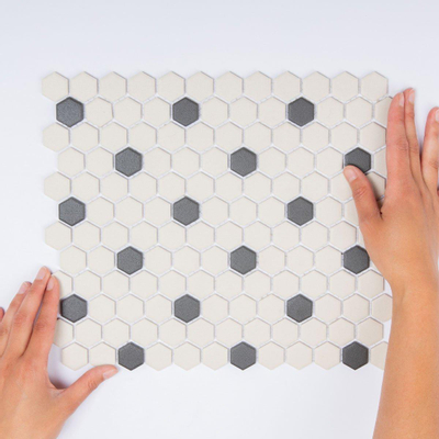 The Mosaic Factory London mozaïektegel - 26x30cm - wand en vloertegel - Zeshoek/Hexagon - Porselein White + Black Mat