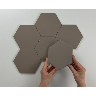 ÉCHANTILLON Terravito Bereno carreau mural et de sol - 15x17cm - 9mm - Hexagone - Taupe mat