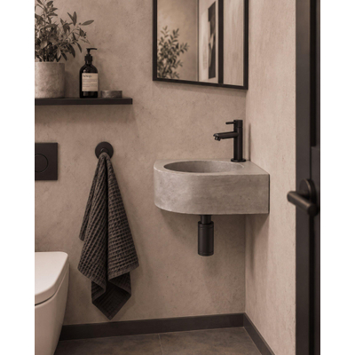 Fortifura Fuente pack lave-mains d'angle – 31,5 x 31,5 x 10 cm – béton gris – robinet noir mat