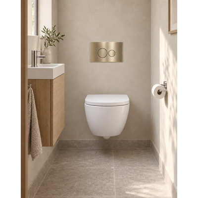 QeramiQ Dely Swirl Compact Toiletset - inbouwreservoir Geberit UP320 - met Burda frame - 25mm zitting - kunststof bedieningsplaat geborsteld messing (goud) - ronde knoppen - mat wit