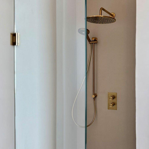 BRAUER Gold Edition Ensemble de douche de pluie encastré - pomme de douche 30cm - bouton lisse - élément encastré inclus - douchette ronde 3 positions - barre coulissante - PVD - or brossé SW547707