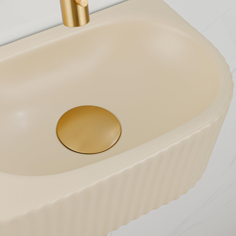 QeramiQ Fuente fonteinset – halfrond – 40x21.5x12 cm – keramiek beige – geborsteld gouden kraan – geribbeld SW1233113