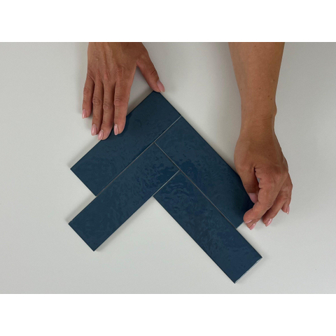 SAMPLE Terravito Nocino wandtegel - 6x18.6cm - Deep Blue glans (blauw) SW1221517
