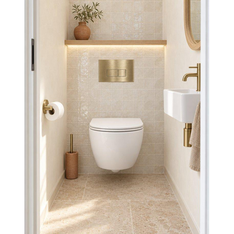 QeramiQ Dely Swirl Compact Toiletset - inbouwreservoir Geberit UP320 - met Burda frame - slim zitting - kunststof bedieningsplaat geborsteld messing (goud) - rechthoekige knoppen - mat wit SW1595644