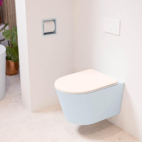 Mondiaz LAVIE hangtoilet – spoelrandloos – 36 x 53 cm – met softclose zitting – Clay (lichtblauw/grijs), zitting Rosee (roze) SW1208789