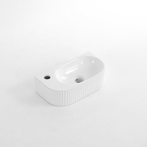 QeramiQ Fuente fonteinset – 40x21.5x12 cm – keramiek wit glans – kraangat links – chromen kraan – geribbeld SW1232865