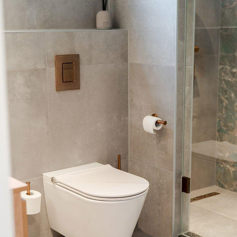 SHOWROOMMODEL Royal plaza Juglans Douche WC Randloos met fohn en ladydouche Glans Wit SHOW25812