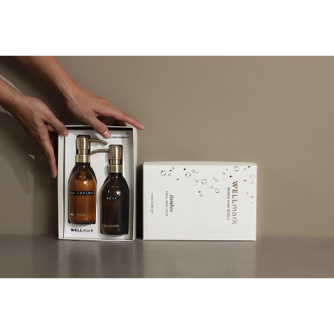 Wellmark Handverzorgingsset giftset - handcreme 250ml - handlotion 250ml - bamboo - amber - tekst: soap SHOWROOMMODEL SHOW26760