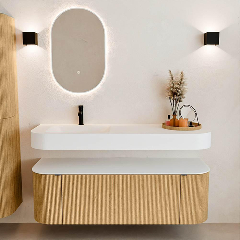 MONDIAZ THOR 140cm meuble de salle de bains arrondi gauche + droite couleur Oak avec 1 tiroir et 2 portes. Vasque suspendue CLOUD gauche 1 trou de robinet couleur Talc. SW1463897