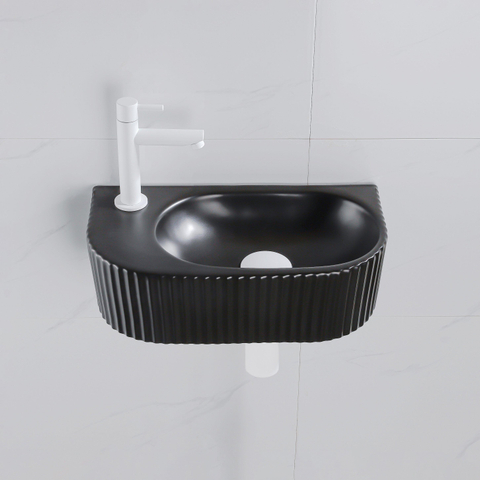 QeramiQ Fuente Ensemble de Lavabo - 40x21.5x12cm - gauche - strié - demi-rond - 1 trou de robinet - céramique - ensemble de robinet blanc mat - bouchon de vidange - siphon abaissé - noir mat SW1233010