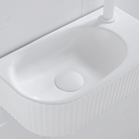 QeramiQ Fuente fonteinset – 40x21.5x12 cm – keramiek wit mat – kraangat rechts – mat witte kraan – geribbeld SW1233009