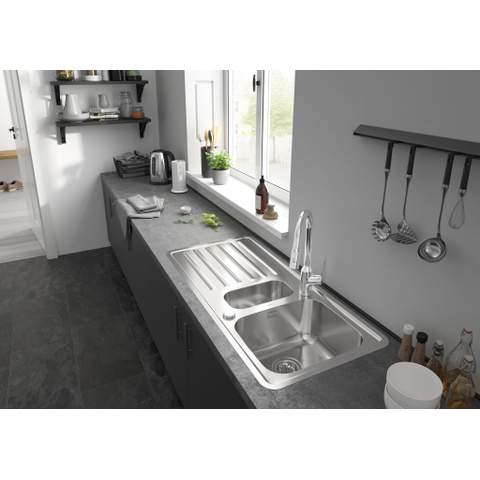 Hansgrohe Focus m42 1 greeps keukenkraan - 220 uittrekbare vuistdouche - 2 straalsoorten - hoogglans chroom SW241693