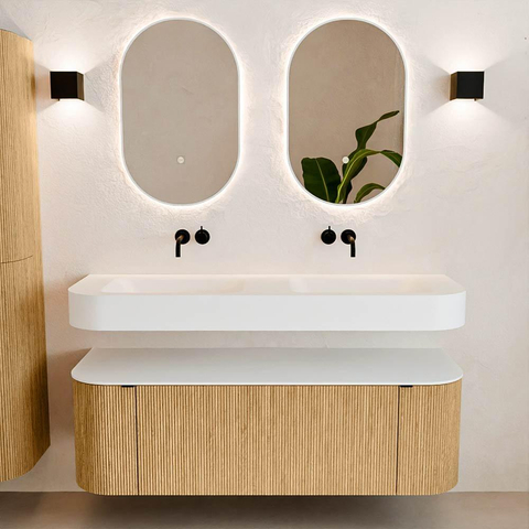 MONDIAZ THOR 140cm badmeubel ronding links + rechts kleur Oak met 1 lade en 2 deuren. Vrijhangende wastafel CLOUD Dubbel zonder kraangat kleur Talc. SW1463921
