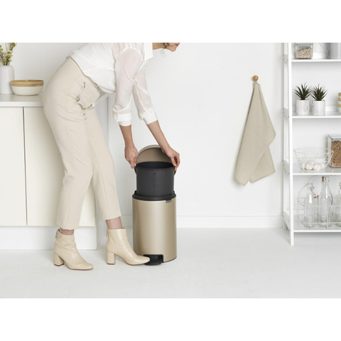 Brabantia NewIcon Poubelle 12 litres avec seau intérieur en plastique Metallic Gold SW767504