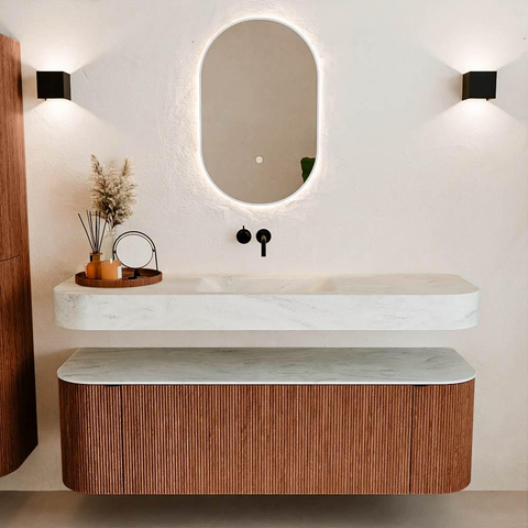 MONDIAZ THOR-DLUX 150cm badmeubel ronding links + rechts kleur Ruby met 1 lade en 2 deuren. Vrijhangende wastafel CLOUD Midden zonder kraangat kleur Opalo. SW1464573