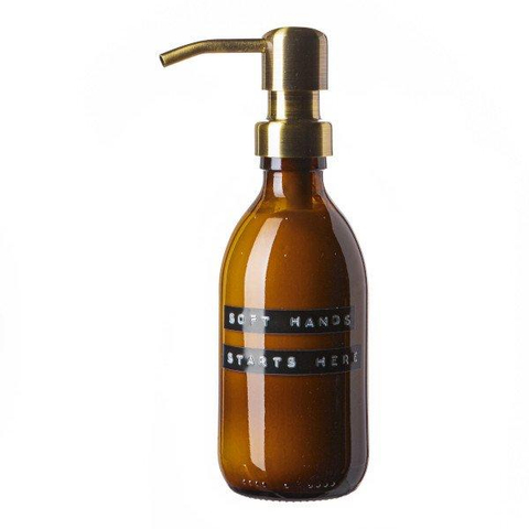 Wellmark Handcreme bruin glas messing pomp 250ml tekst SOFT HANDS STARTS HERE Black label SHOWROOMMODEL SHOW22672