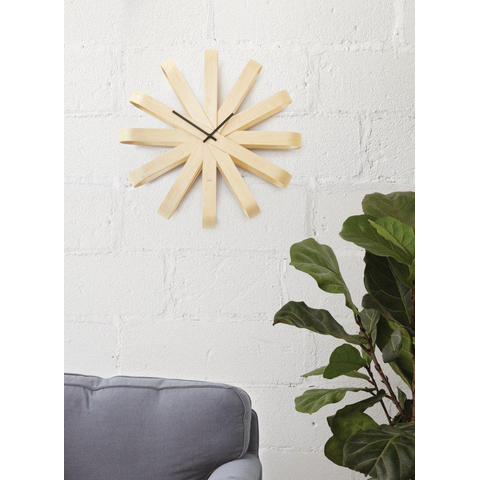 Horloge murale Umbra Ribbonwood 51x51x10cm en bois d'Aspen naturel SW539254