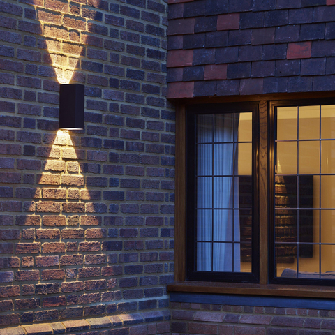 Astro Oslo 255 Applique murale LED 25.5x9x11cm IP65 éclairage intégré noir SW378127