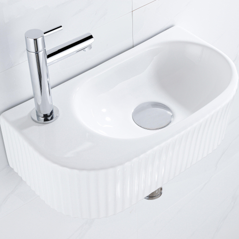 QeramiQ Fuente fonteinset – 40x21.5x12 cm – keramiek wit glans – kraangat links – chromen kraan – geribbeld SW1232865