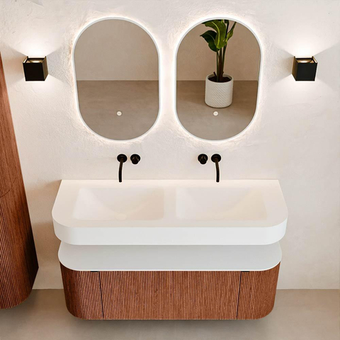 MONDIAZ THOR 130cm badmeubel ronding links + rechts kleur Ruby met 1 lade en 2 deuren. Vrijhangende wastafel CLOUD Dubbel zonder kraangat kleur Talc. SW1463501