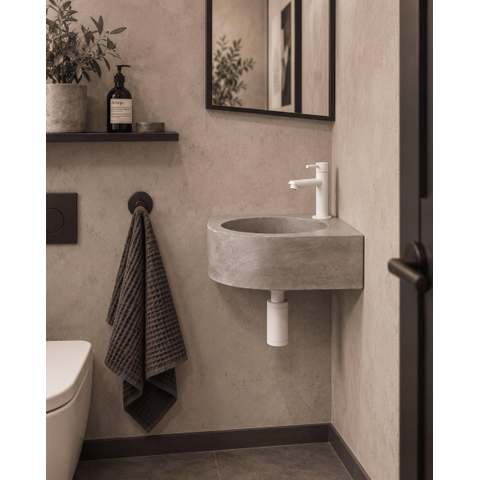 Fortifura Fuente pack lave-mains d'angle – 31,5 x 31,5 x 10 cm – béton gris – robinet blanc mat SW1419194