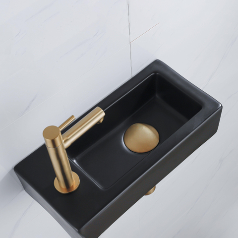 QeramiQ Fuente pack lave-mains – 37,5 x 18,5 x 9 cm – céramique noir mat – perçage à gauche – robinet doré brossé SW1232755