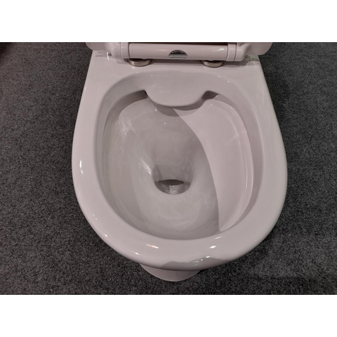 Nemo Go Gustav PACK staand toilet H uitgang 18 cm reservoir met Geberit spoelmechanisme porselein wit met dunne softclose en takeoff zitting SW288583
