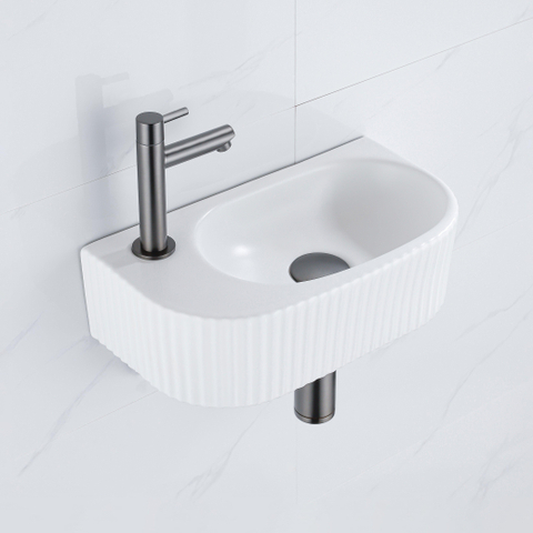 QeramiQ Fuente fonteinset – 40x21.5x12 cm – keramiek wit mat – kraangat links – kraan gunmetal – geribbeld SW1233032