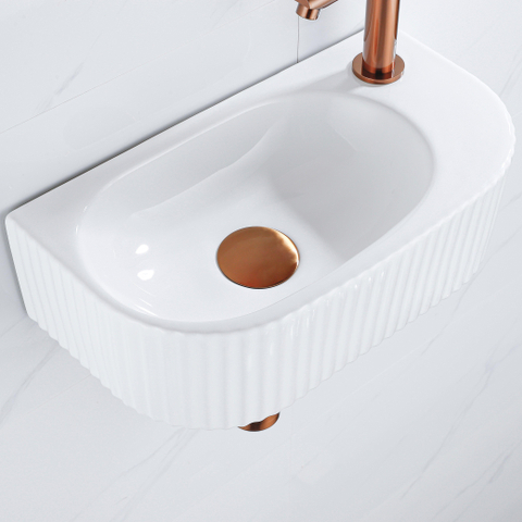 QeramiQ Blend fonteinset – halfrond – 40x21.5x12 cm – keramiek wit glans – geborsteld koperen kraan SW1233039