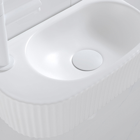 QeramiQ Fuente Ensemble de Lavabo - 40x21.5x12cm - gauche - strié - demi-rond - 1 trou de robinet - céramique - ensemble de robinet blanc mat - bouchon de vidange - siphon abaissé - blanc mat SW1233008