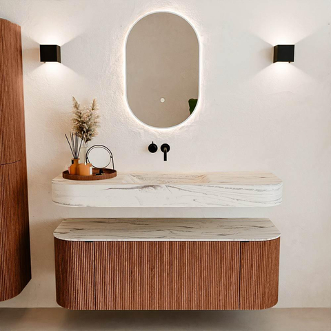 MONDIAZ THOR-DLUX Meuble de salle de bains 130cm arrondi gauche + droite couleur Ruby avec 1 tiroir et 2 portes. Vasque suspendue CLOUD Milieu sans trou de robinet couleur Nata. SW1463871
