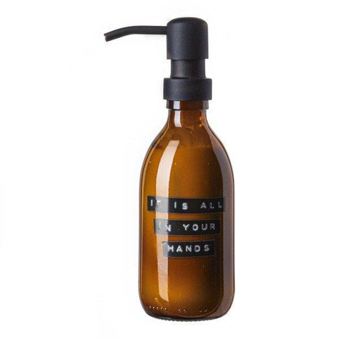 Wellmark Handcreme bruin glas zwarte pomp 250ml tekst IT IS ALL-IN YOUR HANDS Black label SHOWROOMMODEL SHOW22673