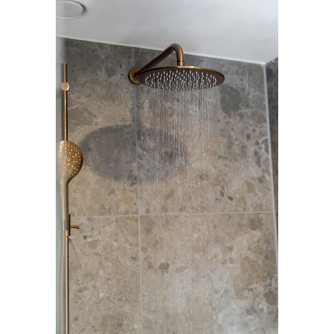 Fortifura Calvi inbouw regendoucheset – Ø25 cm hoofddouche – 35 cm gebogen wandarm – 1-stands ronde handdouche – koper geborsteld SW1170672